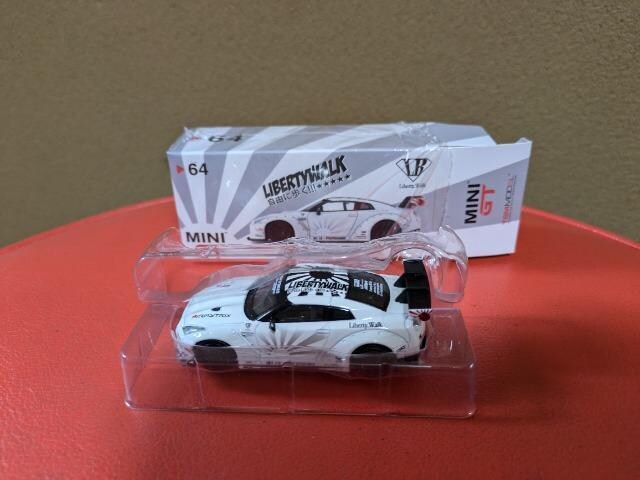 miniGT LBWorks Nissan GT-R White oeB[EH[N  zr[ 