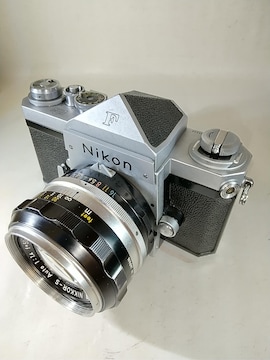 Nikon F + Auto 50mm 1:1.4