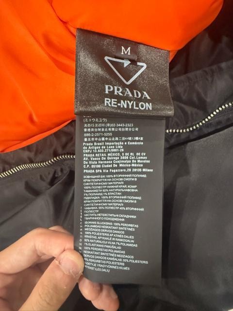 PRADA{o[WPbg  jt@bV 