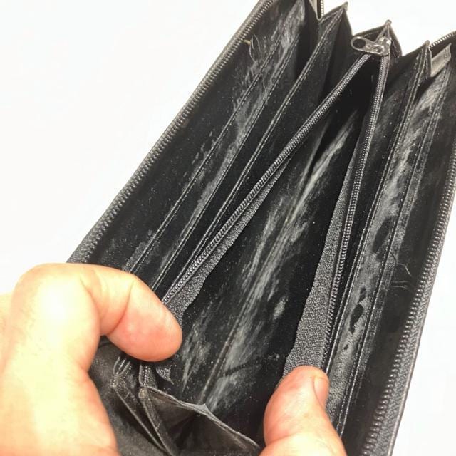 y1~X^[gzyGuy Laroche / MbVz z / Eht@Xi[  jt@bV 