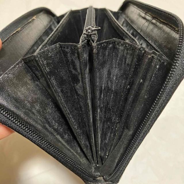 y1~X^[gzyGuy Laroche / MbVz z / Eht@Xi[  jt@bV 