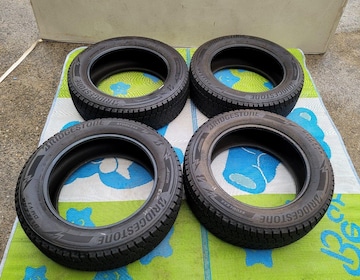 oa X^bhX ^C 18C`uaXg BLIZZAK DM-V3 225/60R18 100Q ^Ĉ4{