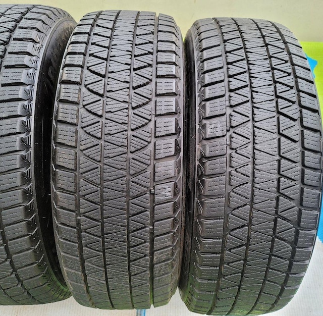 oa X^bhX ^C 18C`uaXg BLIZZAK DM-V3 225/60R18 100Q ^Ĉ4{  /oCN