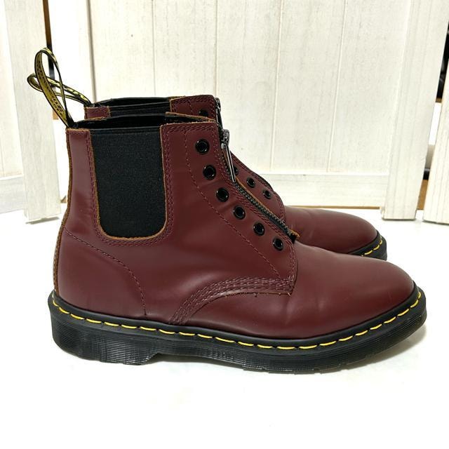 i Dr.Martens tgWbv TChSAu[c UK6  t@bV 
