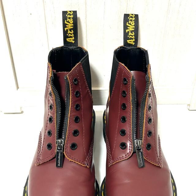 i Dr.Martens tgWbv TChSAu[c UK6  t@bV 