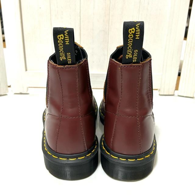 i Dr.Martens tgWbv TChSAu[c UK6  t@bV 