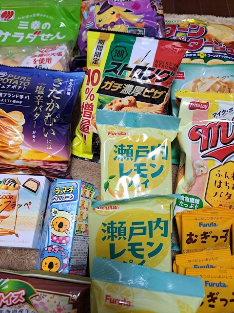 َq(^-^)