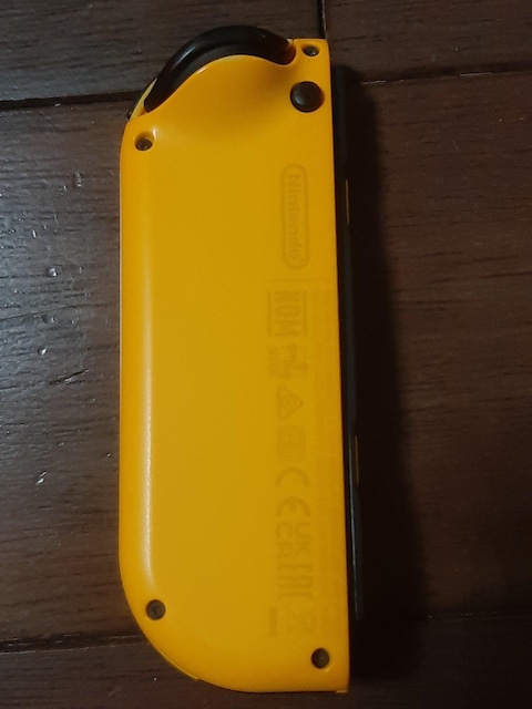 Joy-Con IW  Q[{/\tg 
