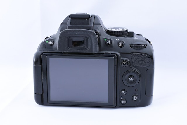 Nikon D5100 U␳tYZbg AF-S DX NIKKOR 18-55mm f3.5-5.6G VR  Ɠd/AV 