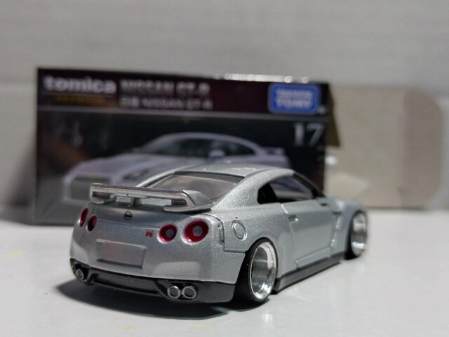yg~Jv~AzY NISSAN GT-R