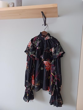 H&M/uEXt[VtH̃ubNuEX