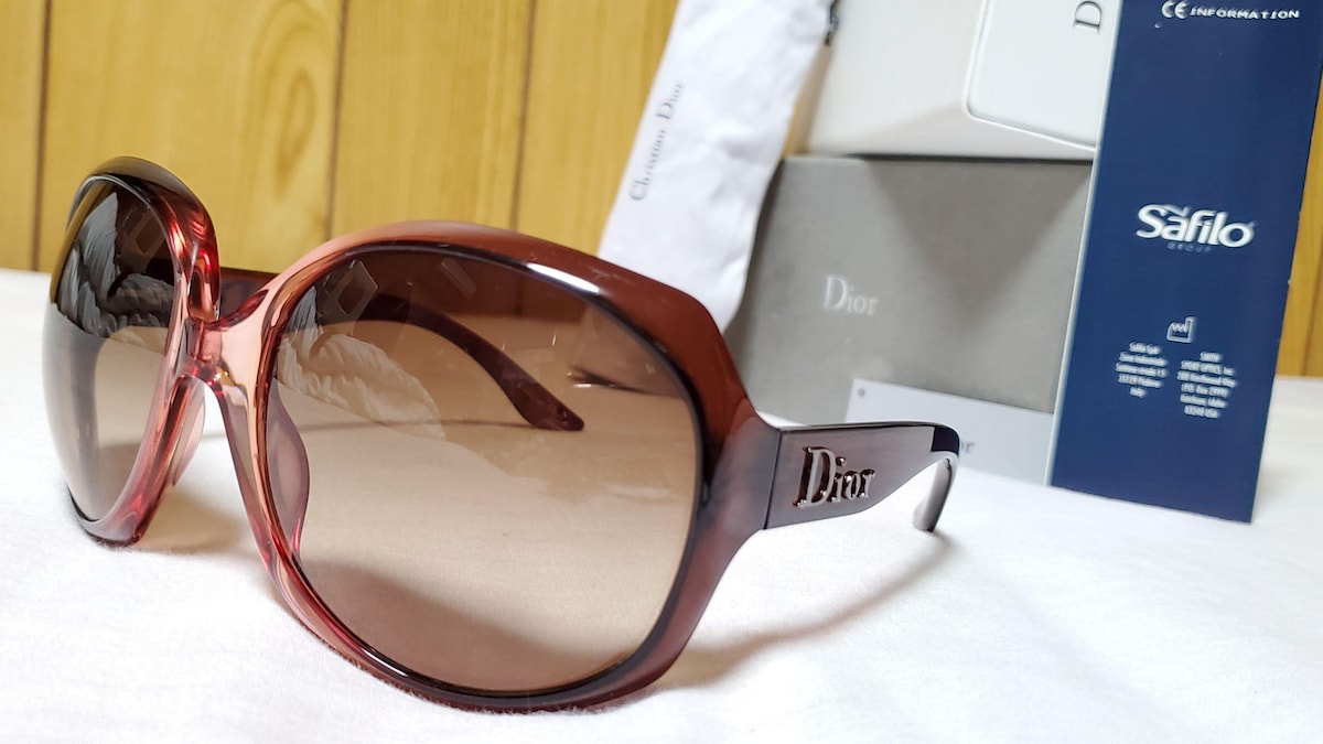 正規美 浜崎あゆみ着 ディオールDior グロッシー ロゴアイコン