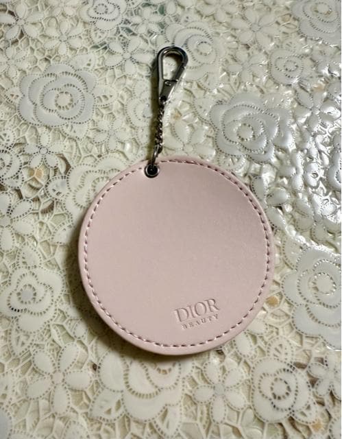 Dior gы@~[@Vi@sNF  uh 