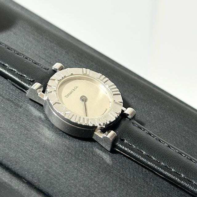 i Tiffany & Co. eBt@j[ QZ rv 1864 Vo[ mFς  uh 