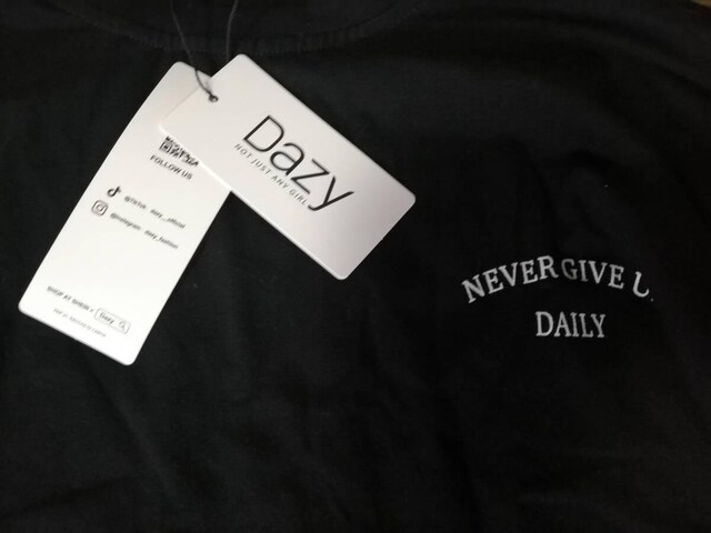 NOT JUST ANY GIRL `DAZYR[f` @fB[XMTCY@NEVER GIVE DAILY  t@bV 