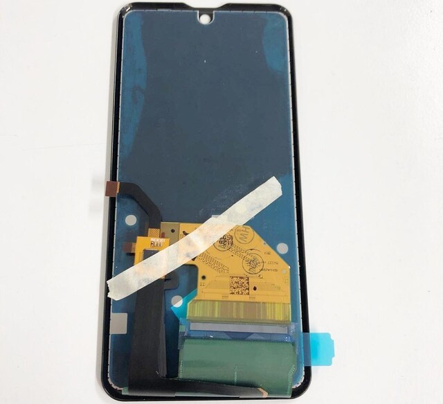 AQUOS R3 tgpl