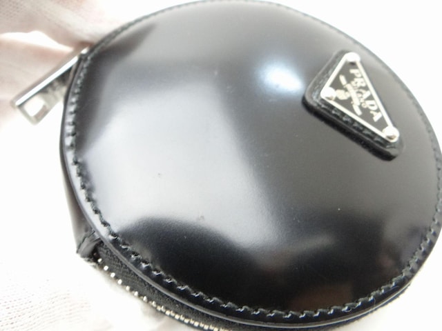 PRADA v_ U[ EhRCP[X ubN Opv[gUSEDyz  uh 