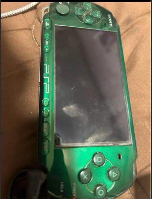 すぐに遊べるセット！SONY PSP-3000 グリーン 新品バッテリー