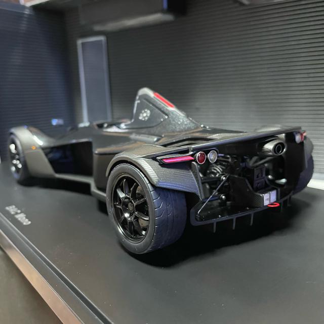 【現状品】オートアート1/18 BAC Mono ブラックメタリック 現状品】オートアート1/18 BAC Mono ブラックメタリック Amazon
