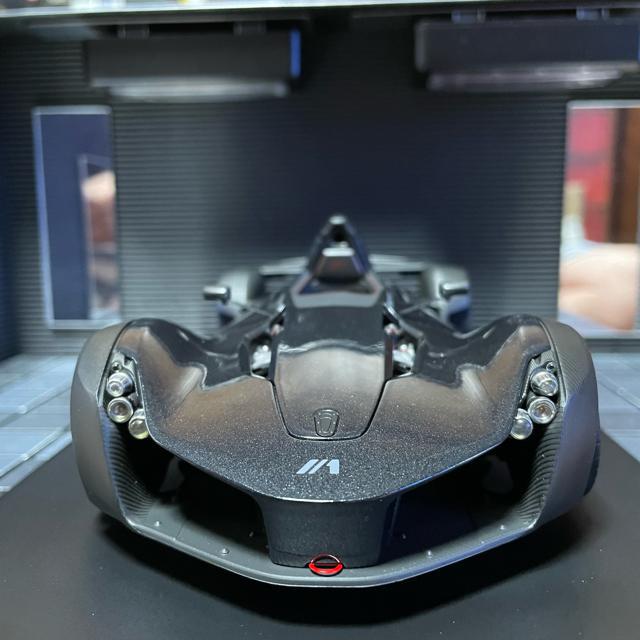 【現状品】オートアート1/18 BAC Mono ブラックメタリック 現状品】オートアート1/18 BAC Mono ブラックメタリック Amazon