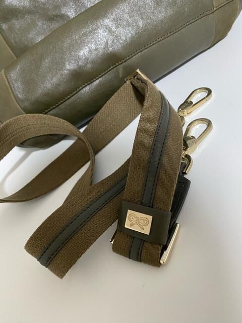 yizANYA HINDMARCH AjnCh}[` V_[obO  uh 
