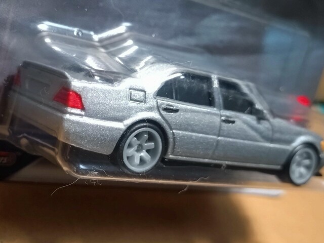 yHW v~AzZfX-xc 500 SEL
