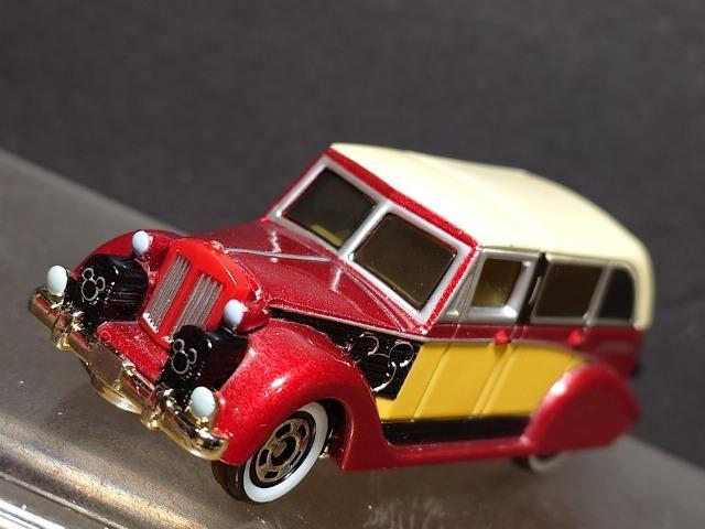 ディズニートミカ　リマウジン Disney トミカ ルーフ付き リマウジン2 ワインレッドxホワイト