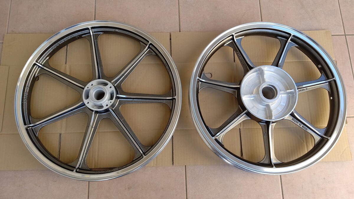 Z400FX ホイール KAWASAKI Z400FX.Z500FX.Z550FX フロントホイール
