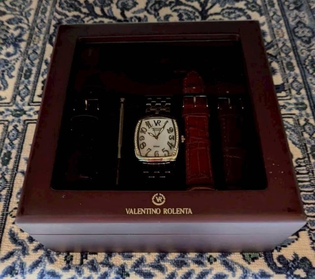 yVALENTINO ROLENTAzYEHb` rv VF _CSS Ӓς Ki  jANZT[/v 