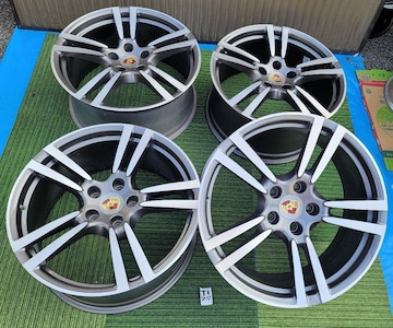 b |VF JCG ^[{  21C` 10J +50 PCD130@5@zC[̂4{Zbg PORSCHE