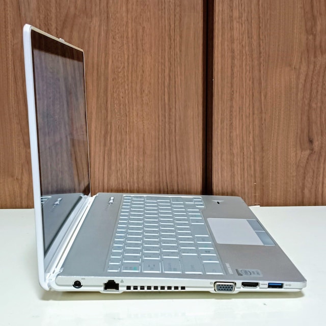 FUJITSU LIFEBOOK Corei5 12GB SSD512GB WebJ DVD ^b`pl Win11  PC{/Ӌ@ 