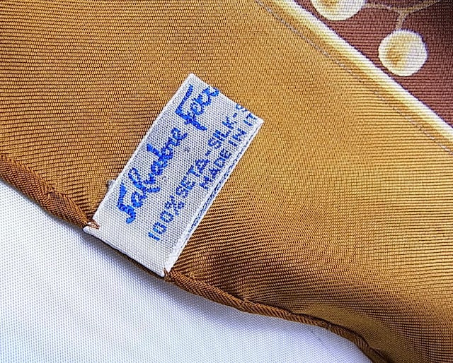 500~X^KiiSalvatore Ferragamo T@g[tFKVN唻XJ[t85~85cm^Ȃj  uh 