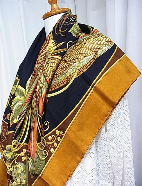 500~X^KiiSalvatore Ferragamo T@g[tFKVN唻XJ[t85~85cm^Ȃj  uh 