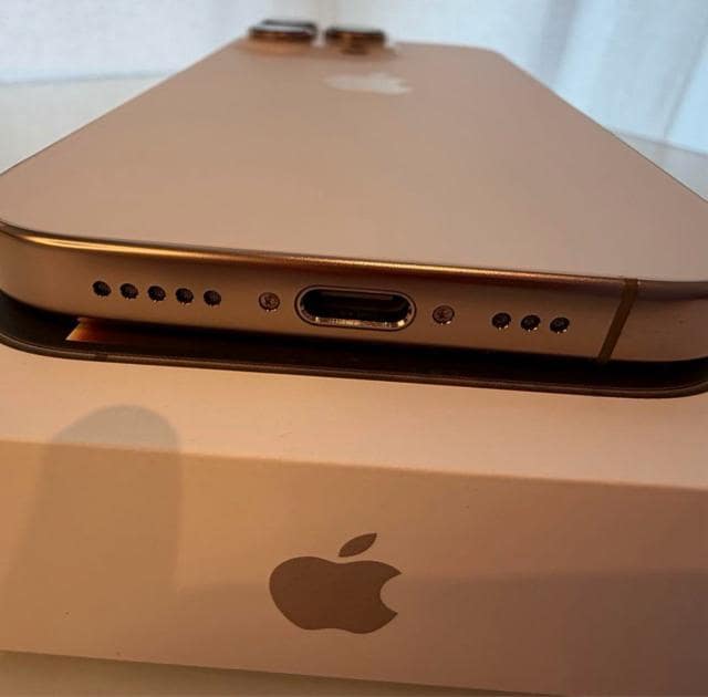 iPhone16pro fU[g`^jE 256GB  Ɠd/AV 