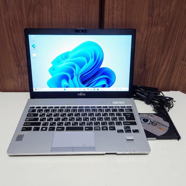 FUJITSU LIFEBOOK Corei7 12GB SSD512GB u[C tHD Office2024  PC{/Ӌ@ 