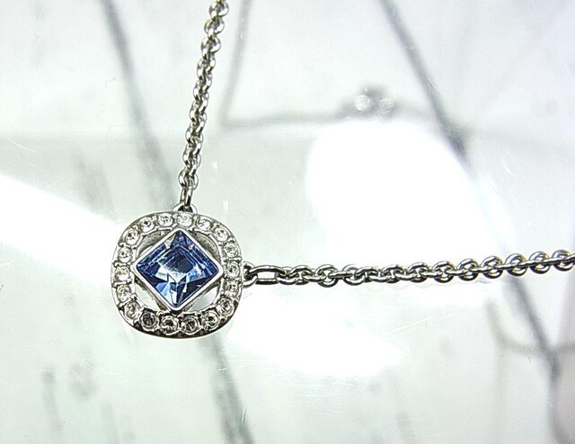 500~X^KiSWAROVSKI@XtXL[@NX^@lbNX
