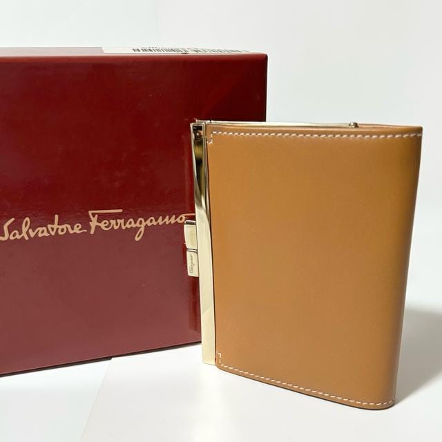 Ferragamo tFK RCP[X K z U[ t  uh 
