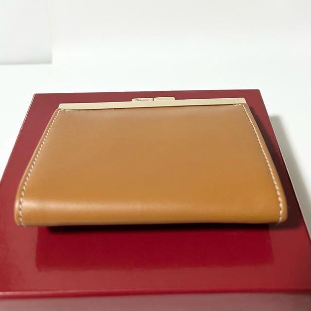Ferragamo tFK RCP[X K z U[ t  uh 