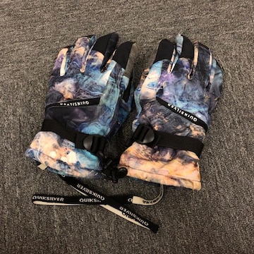  QUIKSILVER Xm[O[u  L