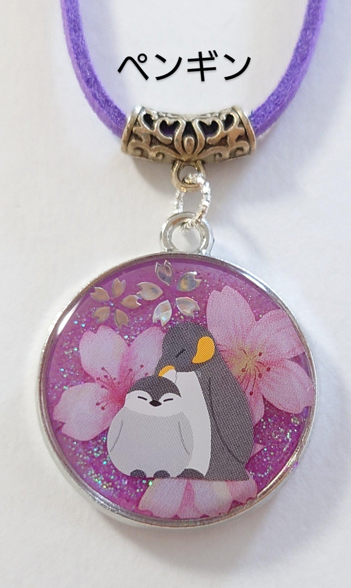 あき様❤レジン❤ペンダント 満月と狼 球体 ペンダント レジンネックレス