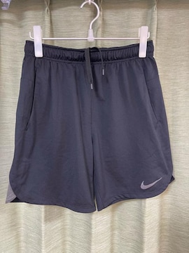 NIKE iCL@n[tpc W[W ubN@TCYL