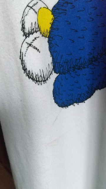 KAWS~UNIQLOR{TVc  jt@bV 