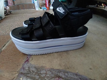 NIKE iCL T_ QRcm  ԗǂł