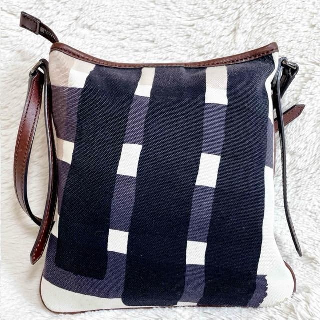  i BURBERRY C TRbV V_[obO `FbN  uh 