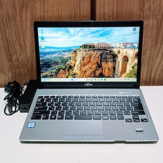 FUJITSU LIFEBOOK Corei5 8GB SSD256GB WebJ  tHD  Windows11  PC{/Ӌ@ 