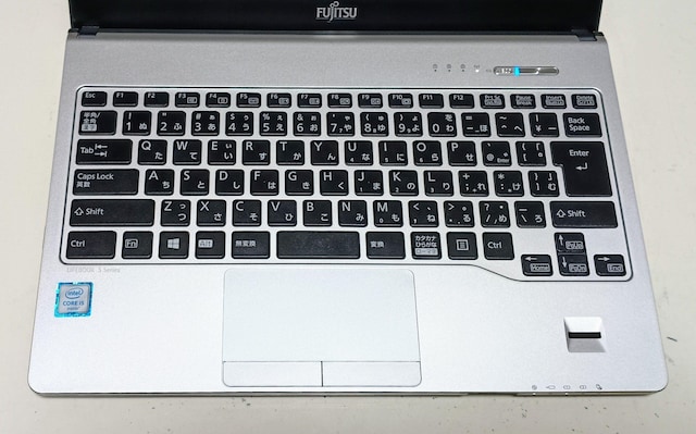 FUJITSU LIFEBOOK Corei5 8GB SSD256GB WebJ  tHD  Windows11  PC{/Ӌ@ 