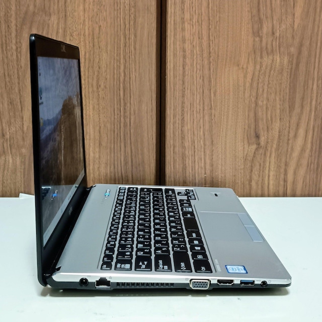 FUJITSU LIFEBOOK Corei5 8GB SSD256GB WebJ  tHD  Windows11  PC{/Ӌ@ 