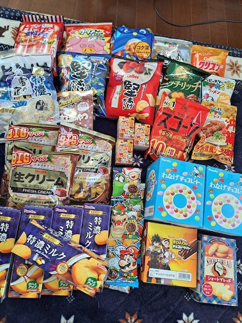َq(^-^) 