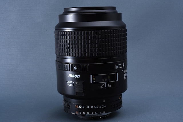 Nikon AF MICRO NIKKOR 105mm f2.8 Pœ_ jR  Ɠd/AV 