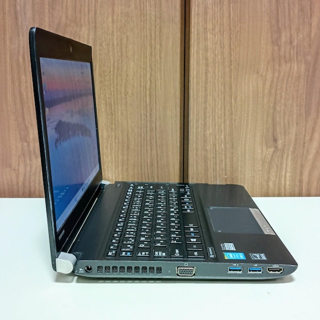 TOSHIBA dynabook Corei5 8GB SSD256GB DVD WebJ Office2024  PC{/Ӌ@ 